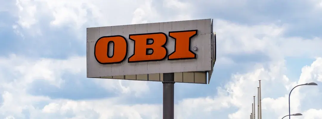 custom pole signs
